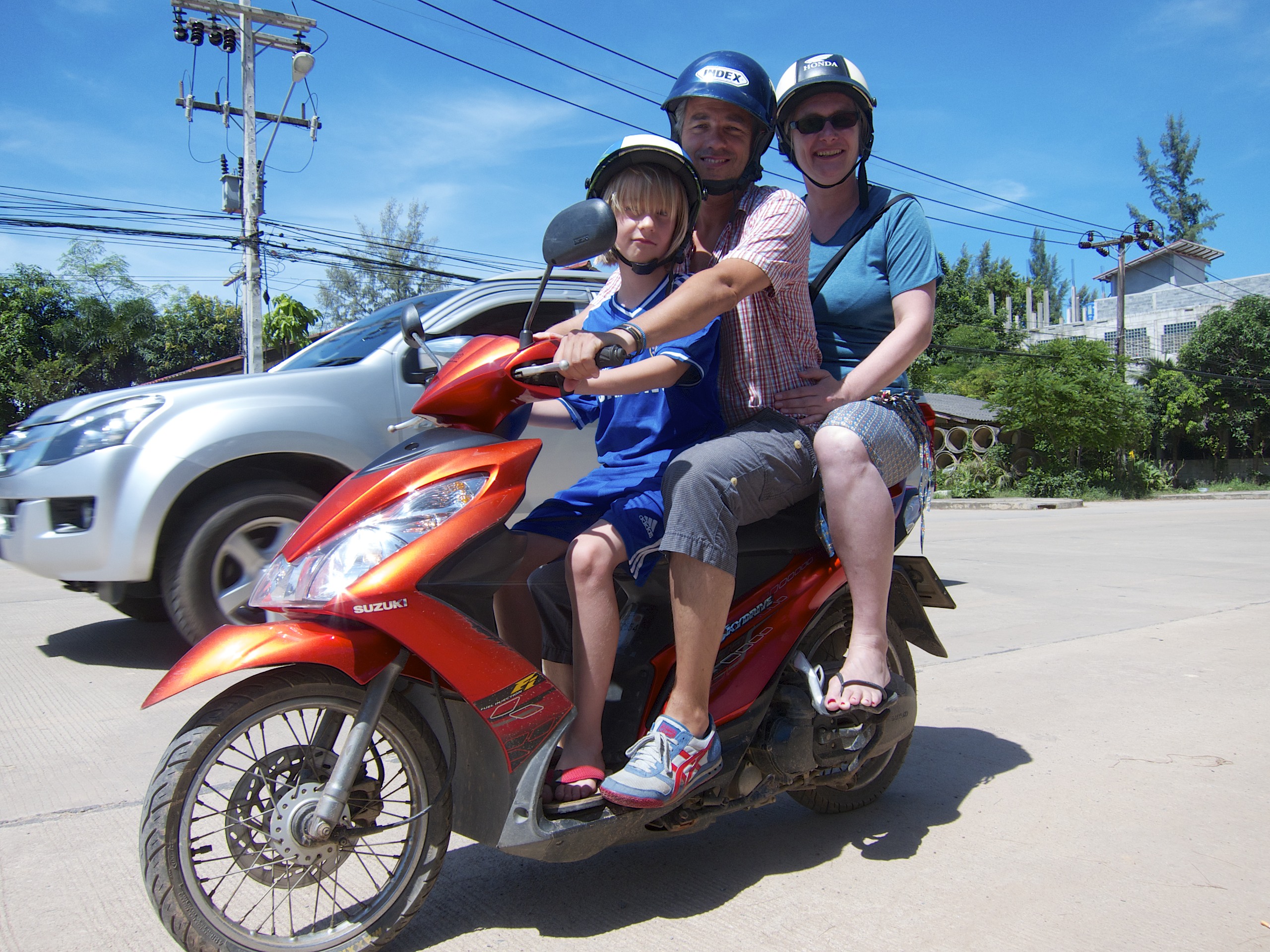 Motorroller zu dritt auf Ko Lanta